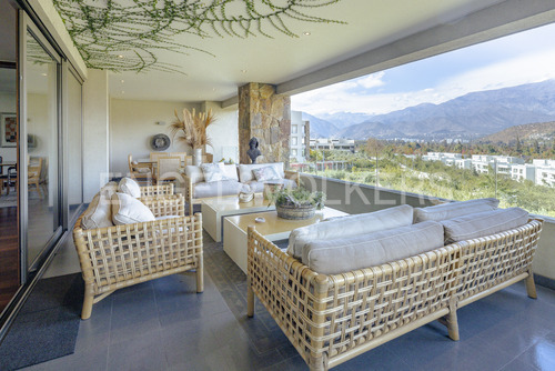 Penthouse Exclusivo Con Piscina