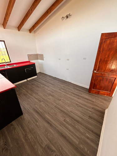 Casa 4 Dormitorios En Condominio Los Laureles 5.000 M2