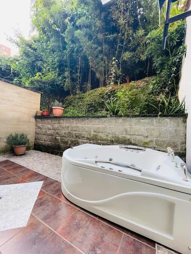 Vendo Casa Unifamiliar En Envigado, Doble Parqueadero.
