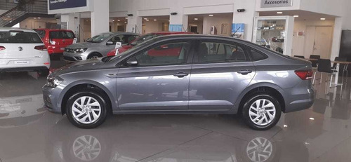 Volkswagen Virtus Trendline (migi)