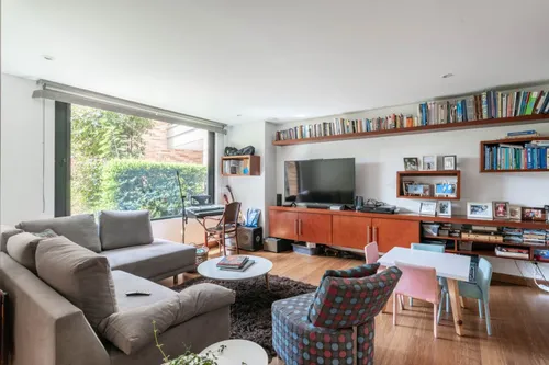 Apartamento En Venta En Bella Suiza. Cod V16071