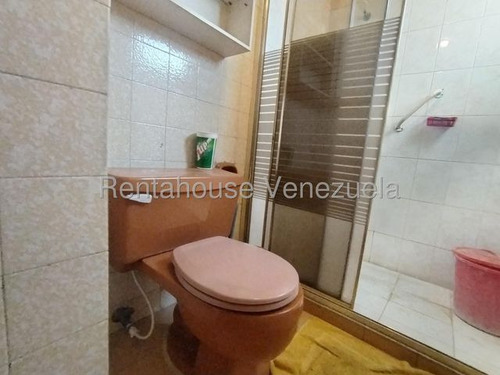 Valeria Chong Apartamento Venta Para Remodelar A Tu Gusto Barquisimeto Lara Zona Este El Parque Residencial Economico Codigo Inmobiliaria Rent-a-house 25-24629