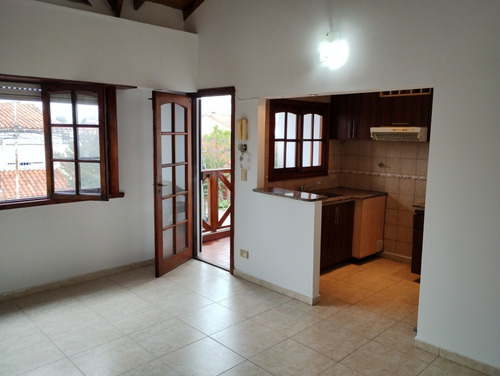 Loft 2 Ambientes En Planta Alta. Chauvín
