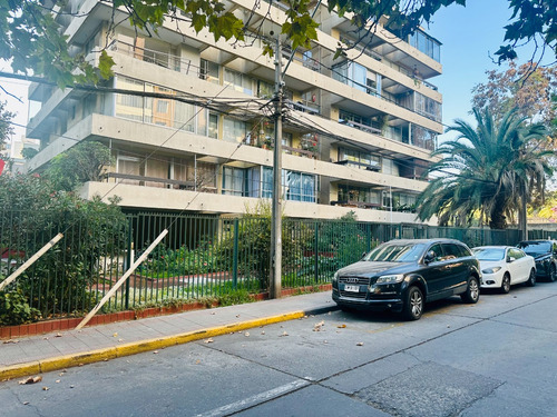 Estudio Con Terraza Vista 3 Cuadras Del Metro En Providencia