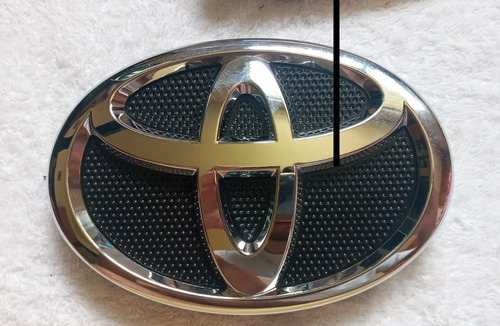 Emblema Delantero Parrilla Toyota Corolla Original 2009/2014