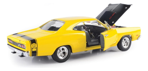 1969 Dodge Coronet Super Bee, Amarillo Con Capucha Negro ...