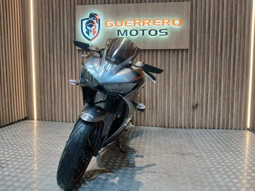 Yamaha R3 320 2017