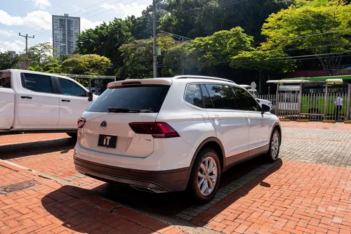 Volkswagen Tiguan TSI Comfortline 1.4T At 4x2