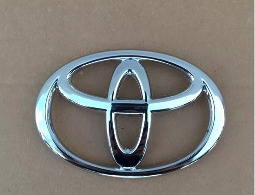 Emblema Delantero Para Toyota Hilux Kavak Fortuner