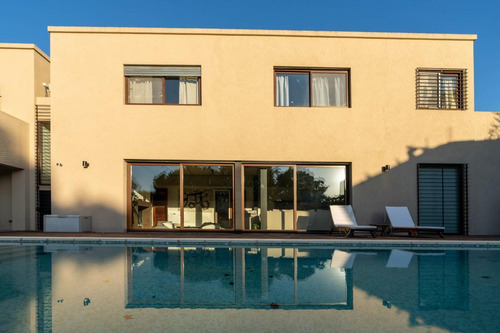 Importante Casa En Venta Las Lomas-santa Rita! Moderna E Impecable!