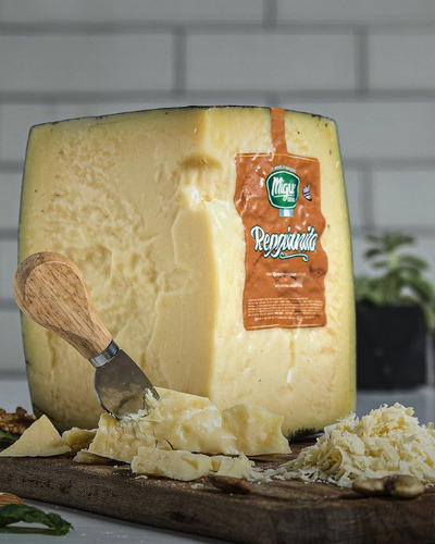 Reggianito Migue Media Horma 3.5 Kilos Sin Tacc