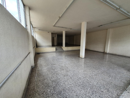 Edificio Comercial En Venta En La Colonia Gabriel Ramos Millán