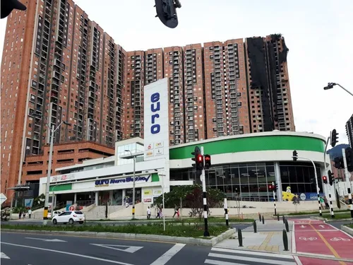 Local Sector Vegas Plaza