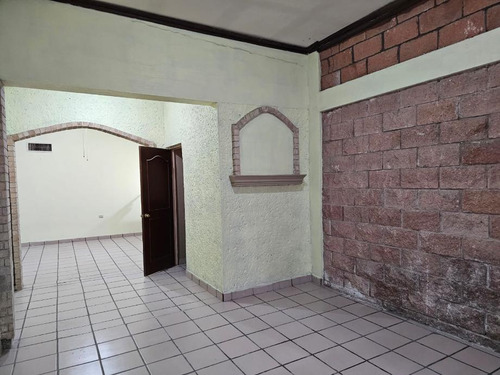 Bodega En Renta Con Oficinas/casa Incluida En Col. San Agustín Torreón Coah.