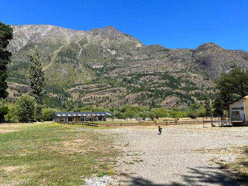 Complejo Turístico En El Hoyo Chubut