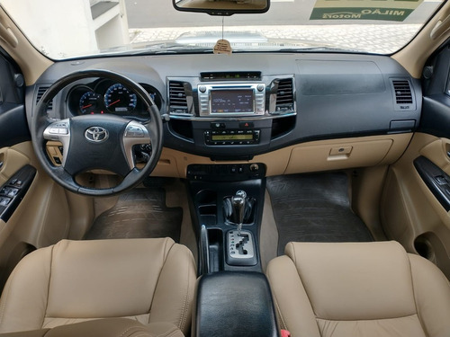 Imagem 13 de 15 de Toyota Hilux Sw4 2015 3.0 Srv 4x4 7 Lugares 16v Turbo Interc
