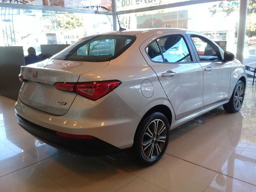 Imagen 4 de 6 de Fiat Cronos Precision 1.8 Mt Style 2022