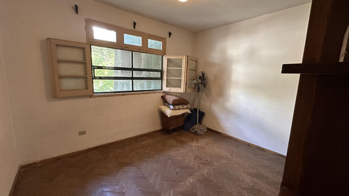 Fisherton: Muniagurria Y Córdoba, Amplisimo Jardín