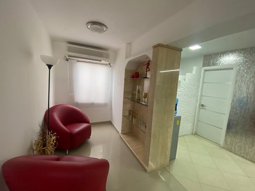 Apartamento En Venta En Cumboto Sur, Puerto Cabello. Inmobiliaria Maggi 2038