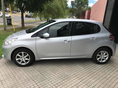 Peugeot 208 1.5 Allure Touchscreen 2014