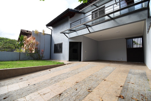 Imagem 2 de 29 de Casa Com Piscina Próximo A Praia À Venda Em Peruíbe.