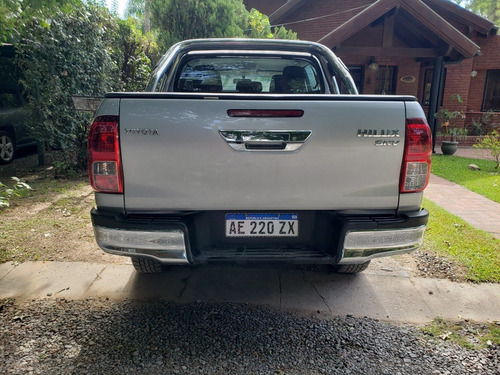 Toyota Hilux Srv 4x2 D/c 2.8