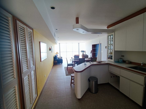 Apartamento De Playa En Venta Camurí Grande
