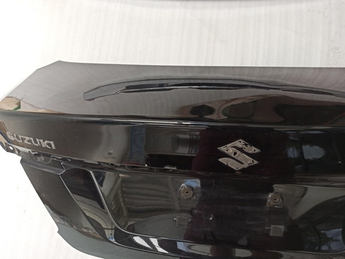 Imagen 9 de 12 de Tapa Baúl Y Moldura Trasera Golpeada Suzuki Dzire 2019