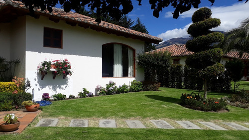 Imagen 2 de 18 de Casa Campestre En Cotacachi Conjunto Privado Muy Seguro!