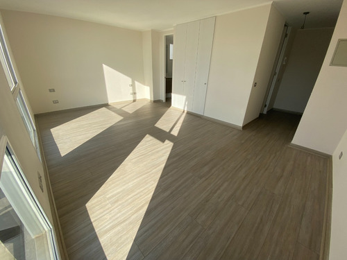 35 M2 / Amplio Y Luminoso Estudio Con Cocina Independiente