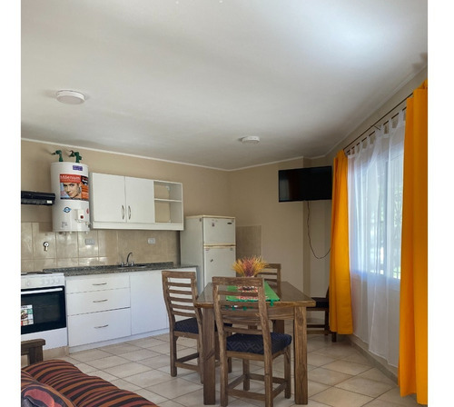 Imagen 2 de 9 de Departamento Para Alquiler Temporario De Dos Ambientes Con Cochera Cerrada Y Techada
