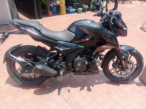 Hermosa Motocicleta Pulsar N 250 Como Nueva De Color Negro