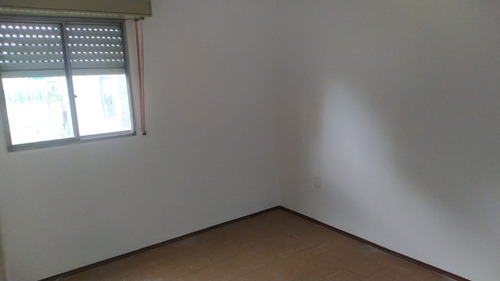 Imagen 2 de 9 de Rias Altas, Buen Apartamento En Complejo América De 2 Dormitorios, Buena Ubicación!!