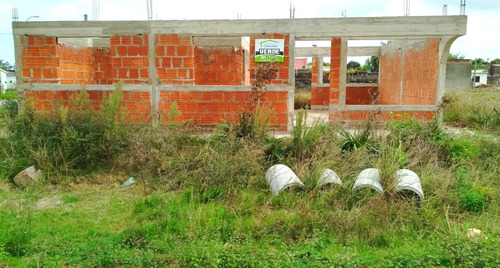 Inmobiliaria Costa Azul Vende Casa A Terminar En Una Excelente Zona De Rocha.