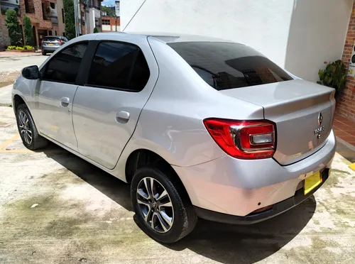 Renault Logan 1.6 Privilege / Intens