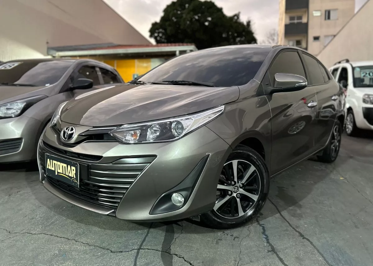 Toyota Yaris Sedán 1.5 Xls 16v Cvt 4p