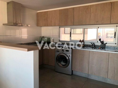 Imagen 8 de 17 de Departamento De 3 Ambientes En Venta En Castelar Norte
