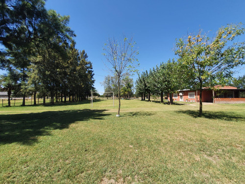 Venta Casa Quinta 4 Ambientes En Cañuelas, Cochera