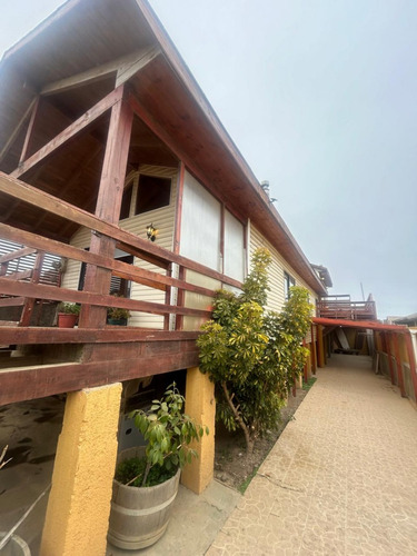 Se Vende Amplia Y Comoda Casa En Pichilemu Buena Ubicacion