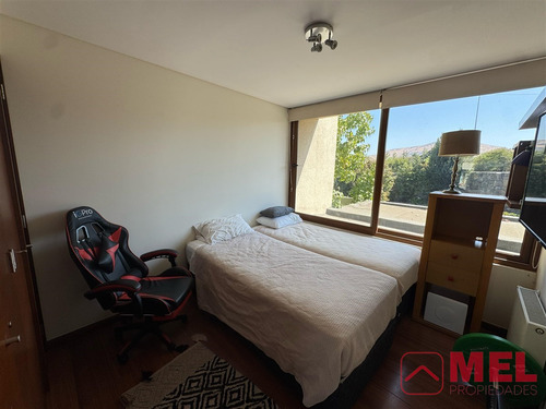 Casa En Arriendo De 5 Dorm. En Chicureo, Colina