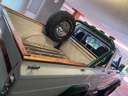 Pick Up Jeep J10 Honcho 1984 Automática 4x4