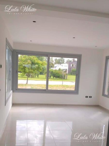 Imagen 7 de 17 de Venta - Casa En Los Naranjos