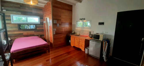 Oportunidad! 2 Cabañas, 2 Lotes Grandes, Canal Honda!