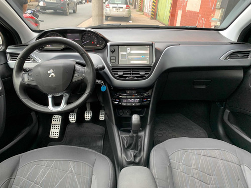 Peugeot 208 1.6 Feline 2013