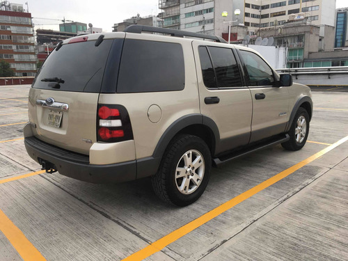 Ford Explorer 4.0 Xlt V6 4x2 Mt 2006