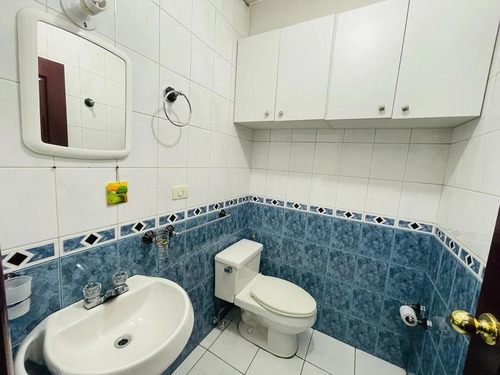 Imagen 5 de 12 de Suite Barata De Venta En Naciones Unidas Y America, Zona Tranquila. De Oportunidad Frente Mall Plaza De Las Americas. Uso De Oficina, Estudio O Vivienda. Ideal Abogados, Contables, Estudio Fotografico