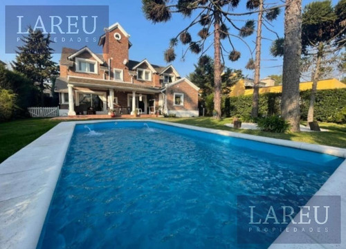 Imagen 1 de 30 de Casa En Venta - Club De Campo Pueyrredon