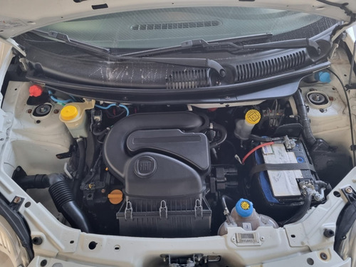 Imagem 10 de 15 de Fiat, Palio Atractive 1.0 Flex Completo