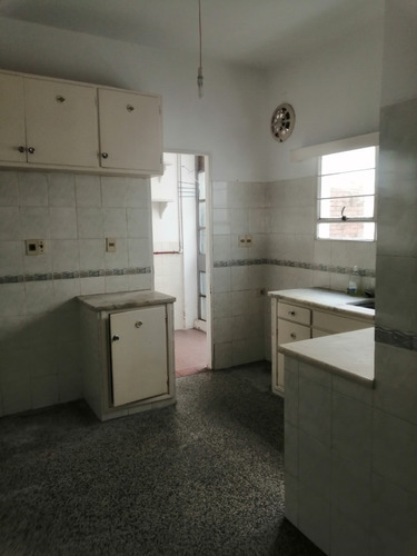 Imagen 9 de 13 de Muy Buena Planta Baja Al Frente, Dos Dormitorios, 65m, Patio