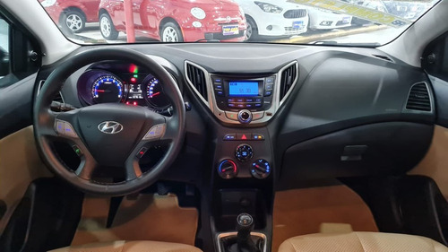 Imagem 9 de 15 de Hyundai Hb20s 1.0 Comfort Plus 12v 2014